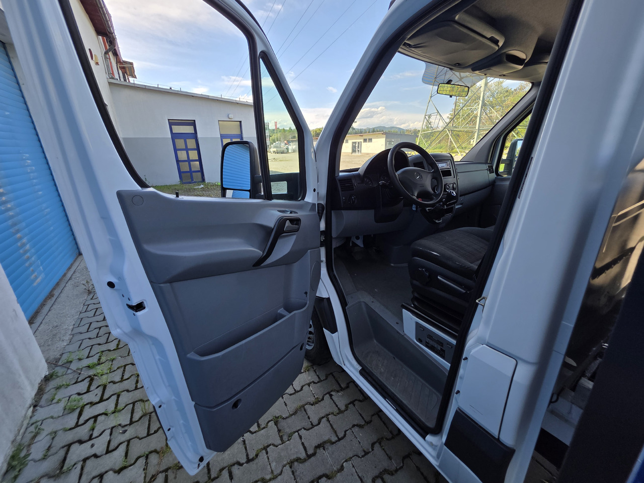 Damperli kamyonet MERCEDES-BENZ Sprinter 419 CDI Wywrotka 4.50 M ! Kiper 3-Stronny ! Klima ! 3.0 CDI * 190 Km !: fotoğraf 21 Damperli kamyonet MERCEDES-BENZ Sprinter 419 CDI Wywrotka 4.50 M ! Kiper 3-Stronny ! Klima ! 3.0 CDI * 190 Km !: fotoğraf 21