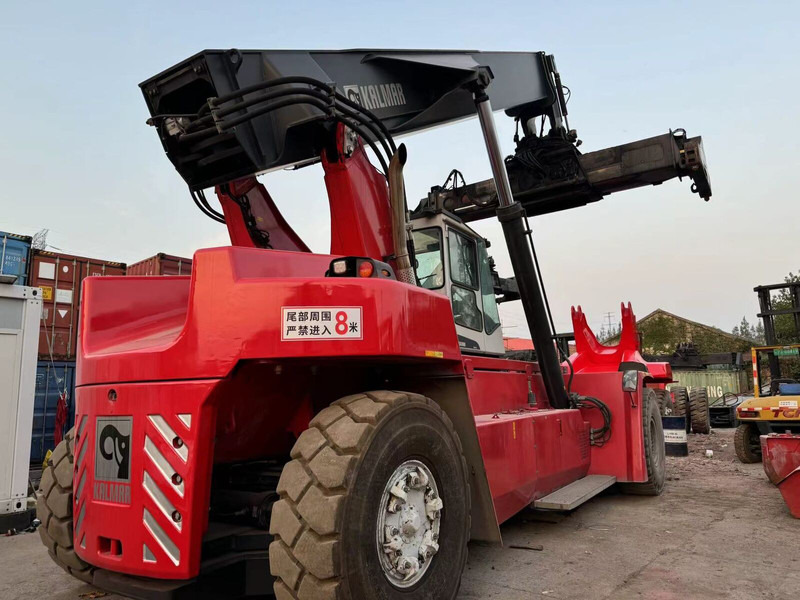 Kalmar DRU450 - Reachstacker: fotoğraf 1 Kalmar DRU450 - Reachstacker: fotoğraf 1