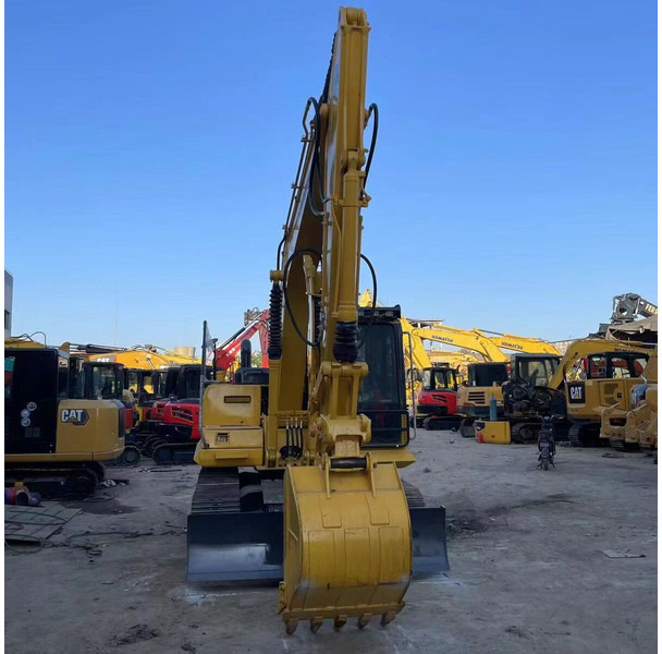 Komatsu PC130 - Paletli ekskavatör: fotoğraf 2 Komatsu PC130 - Paletli ekskavatör: fotoğraf 2
