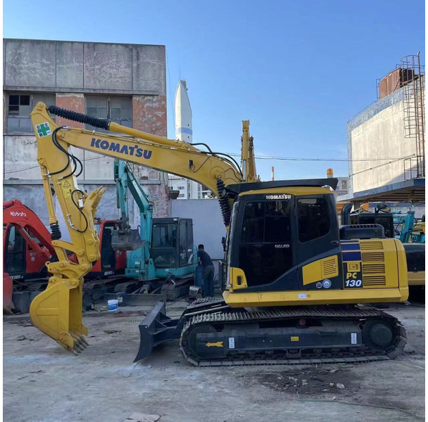 Komatsu PC130 - Paletli ekskavatör: fotoğraf 5 Komatsu PC130 - Paletli ekskavatör: fotoğraf 5