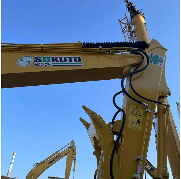 Komatsu PC130 - Paletli ekskavatör: fotoğraf 4 Komatsu PC130 - Paletli ekskavatör: fotoğraf 4