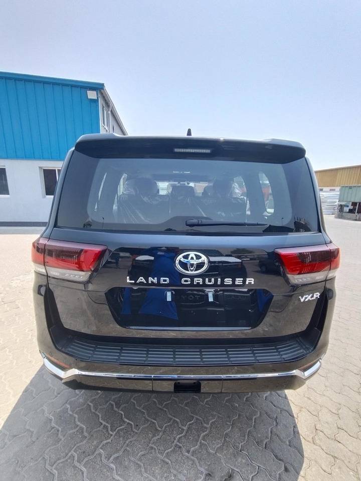 Toyota Land Cruiser VXR - Binek araba: fotoğraf 3 Toyota Land Cruiser VXR - Binek araba: fotoğraf 3
