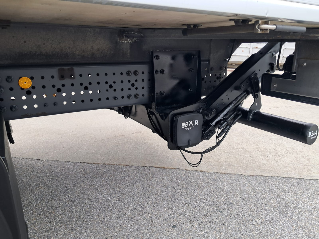 Refrijeratör kamyon MERCEDES-BENZ Antos 1833 Kühlkoffer LBW | Standheizung | Euro 6: fotoğraf 36