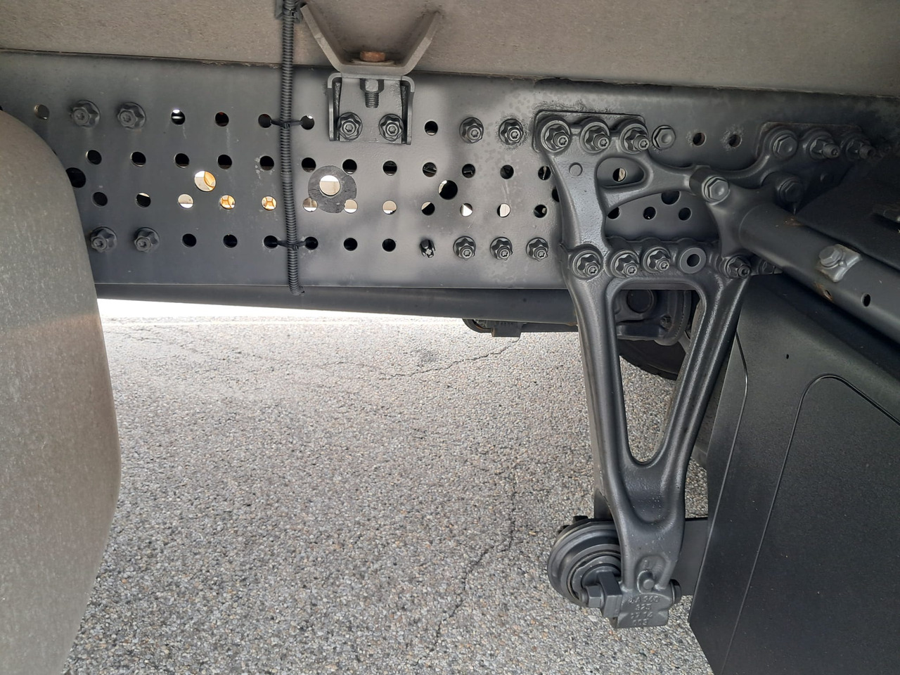 Refrijeratör kamyon MERCEDES-BENZ Antos 2135 Kühlkoffer | Supra 850 | Standheizung: fotoğraf 24 Refrijeratör kamyon MERCEDES-BENZ Antos 2135 Kühlkoffer | Supra 850 | Standheizung: fotoğraf 24