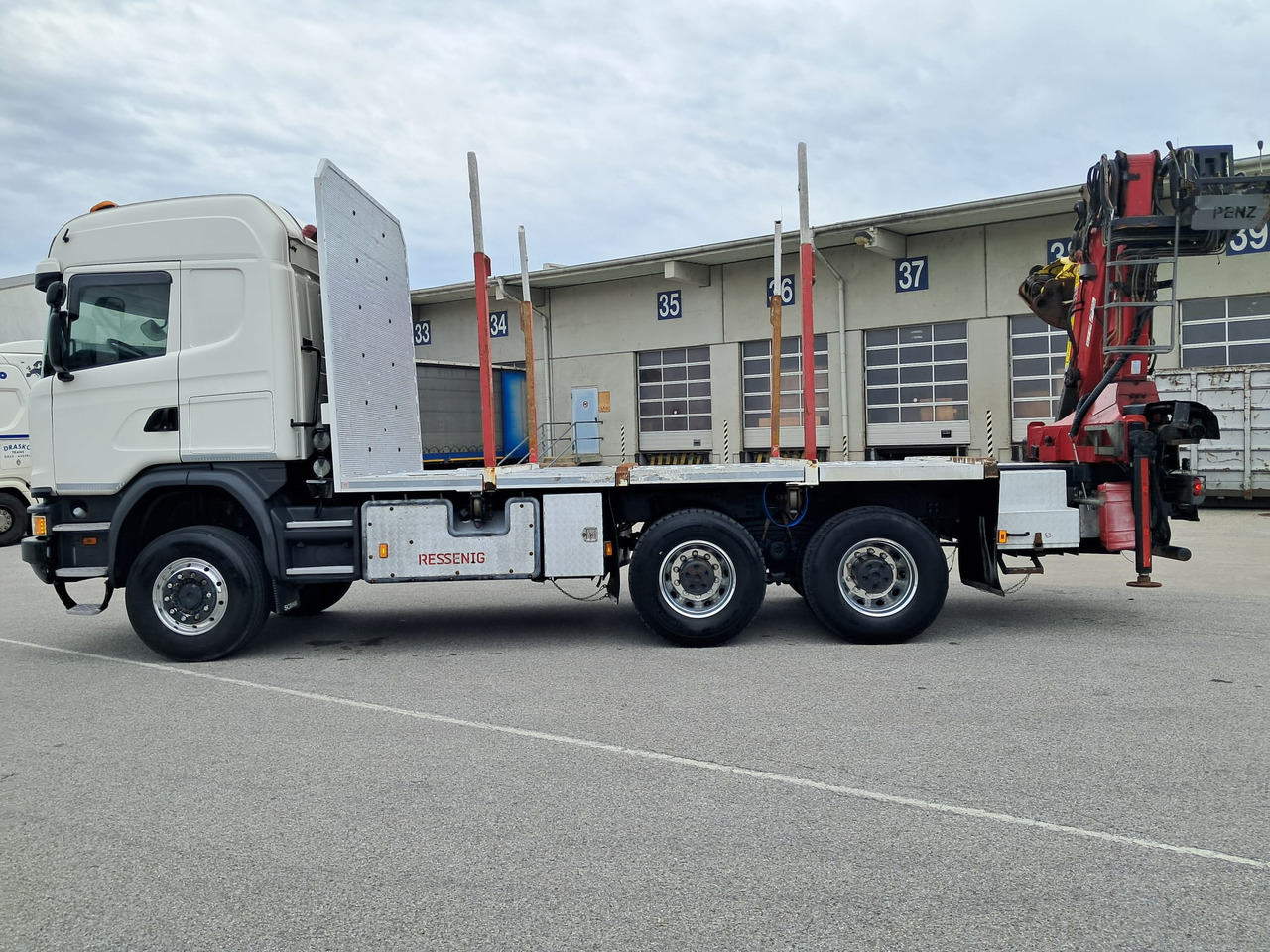 SCANIA G 490 6x6 Blatt-Blatt | Klima | Schaltgetriebe | Euro 6 | Penz-Kran 12Z | - Tomruk kamyonu, Vinçli kamyon: fotoğraf 4 SCANIA G 490 6x6 Blatt-Blatt | Klima | Schaltgetriebe | Euro 6 | Penz-Kran 12Z | - Tomruk kamyonu, Vinçli kamyon: fotoğraf 4