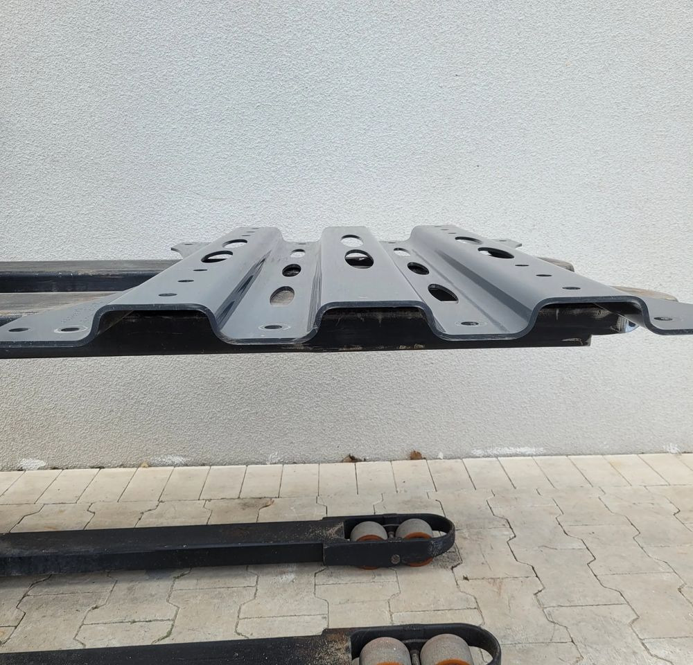 BLACHA SIODLA DAF XG XF NM. 2245141 - Beşinci teker - Kamyon: fotoğraf 2 BLACHA SIODLA DAF XG XF NM. 2245141 - Beşinci teker - Kamyon: fotoğraf 2