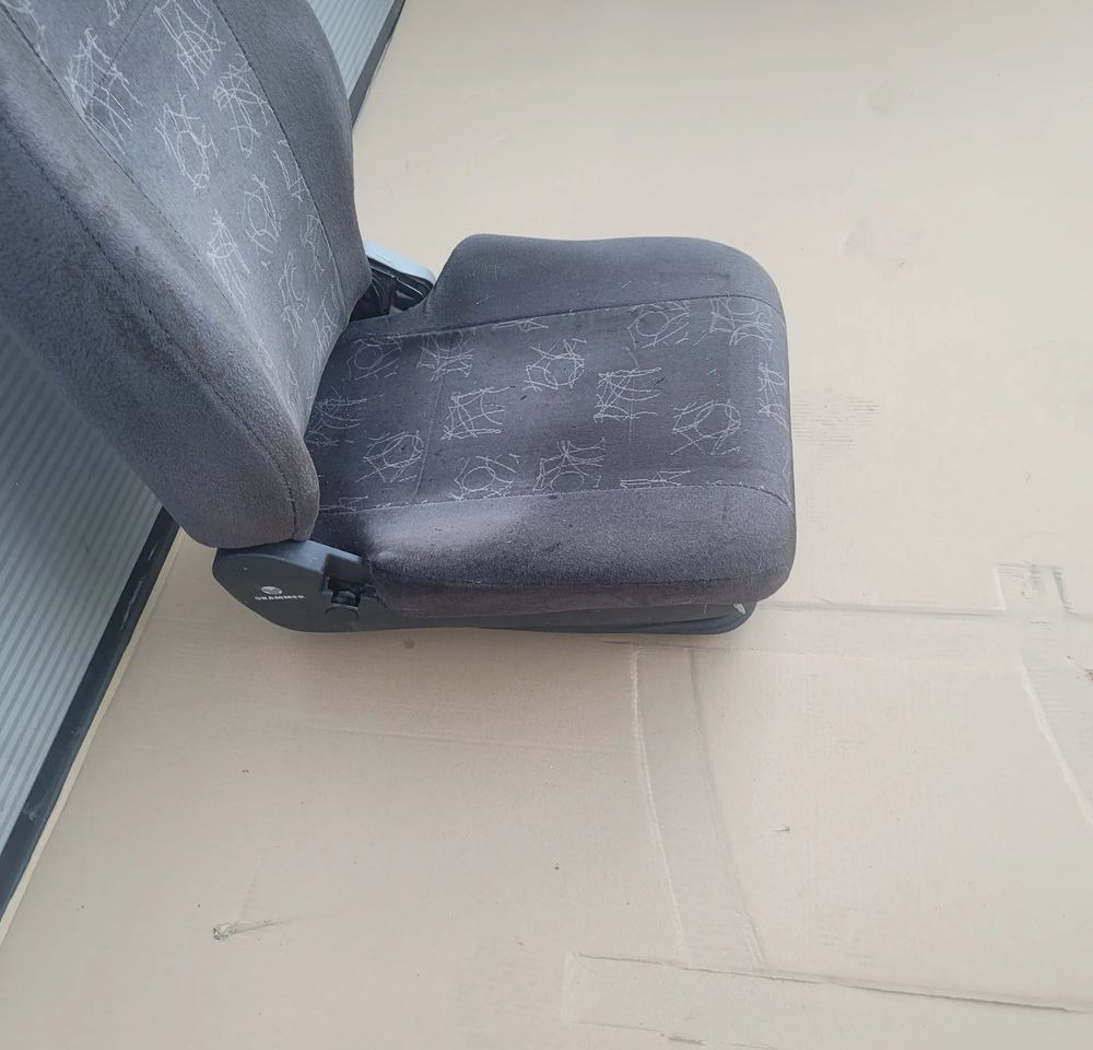 FOTEL KIEROWCY F2000 IVECO TRAKKER GRAMMER CHWALIM116 - Koltuk - Kamyon: fotoğraf 2 FOTEL KIEROWCY F2000 IVECO TRAKKER GRAMMER CHWALIM116 - Koltuk - Kamyon: fotoğraf 2