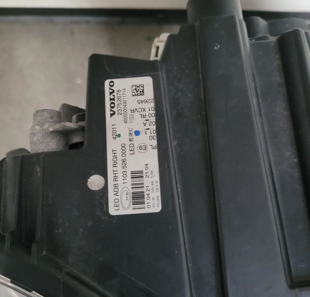 LAMPA LED RH. VOLVO FH5 23752678 ORYGINAŁ CHWALIM116 - Işık/ Işıklandırma - Kamyon: fotoğraf 4 LAMPA LED RH. VOLVO FH5 23752678 ORYGINAŁ CHWALIM116 - Işık/ Işıklandırma - Kamyon: fotoğraf 4