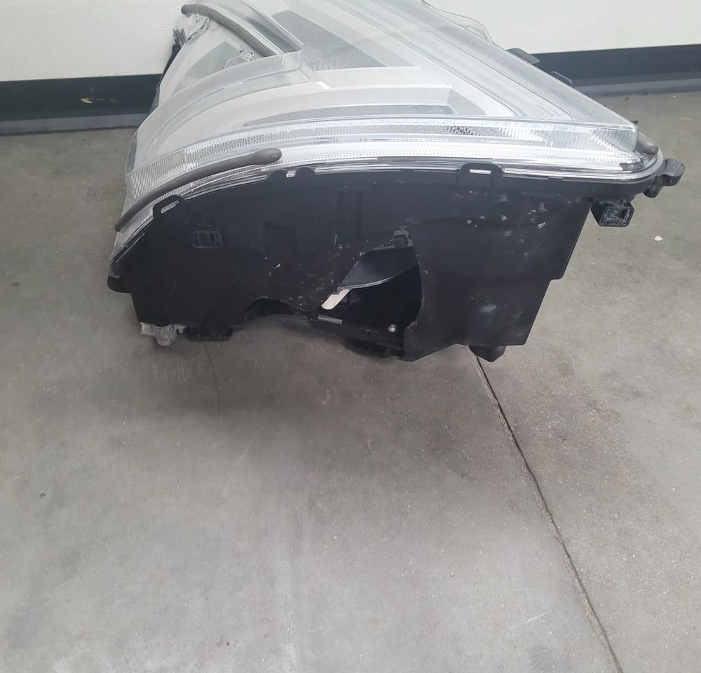 LAMPA LED VOLVO FH5 PRAWA OM 24056510 ORYGINAL CHWALIM116 - Işık/ Işıklandırma - Kamyon: fotoğraf 5 LAMPA LED VOLVO FH5 PRAWA OM 24056510 ORYGINAL CHWALIM116 - Işık/ Işıklandırma - Kamyon: fotoğraf 5