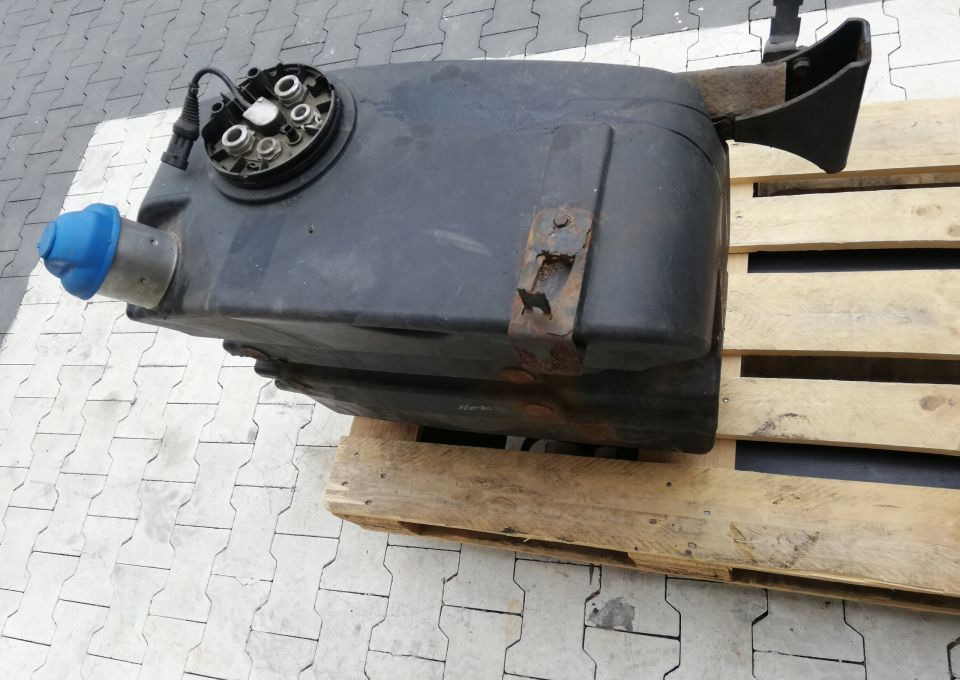 ZBIORNIK AD BLUE STRALIS TRAKKER - AdBlue tankı - Kamyon: fotoğraf 2 ZBIORNIK AD BLUE STRALIS TRAKKER - AdBlue tankı - Kamyon: fotoğraf 2