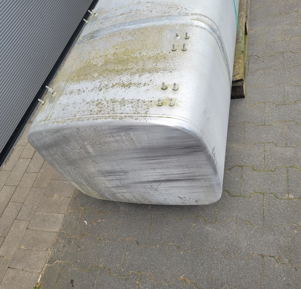 ZBIORNIK PALIWA DAF 690L 1945569 60X68X195CM CHWALIM116 - Yakıt tankı - Kamyon: fotoğraf 3 ZBIORNIK PALIWA DAF 690L 1945569 60X68X195CM CHWALIM116 - Yakıt tankı - Kamyon: fotoğraf 3