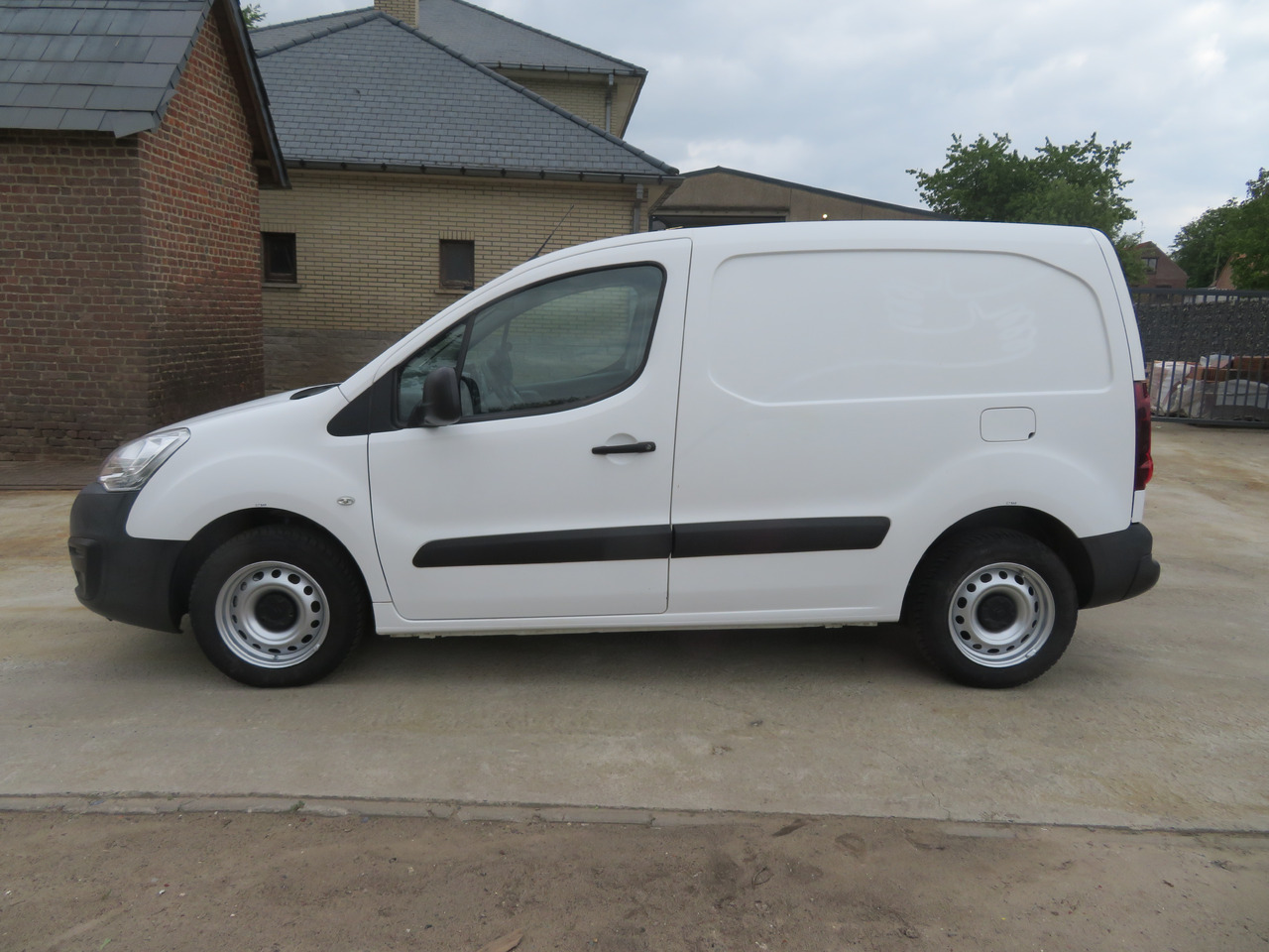 CITROËN Berlingo 1.6 BlueHDi CLUB - Panelvan: fotoğraf 4 CITROËN Berlingo 1.6 BlueHDi CLUB - Panelvan: fotoğraf 4