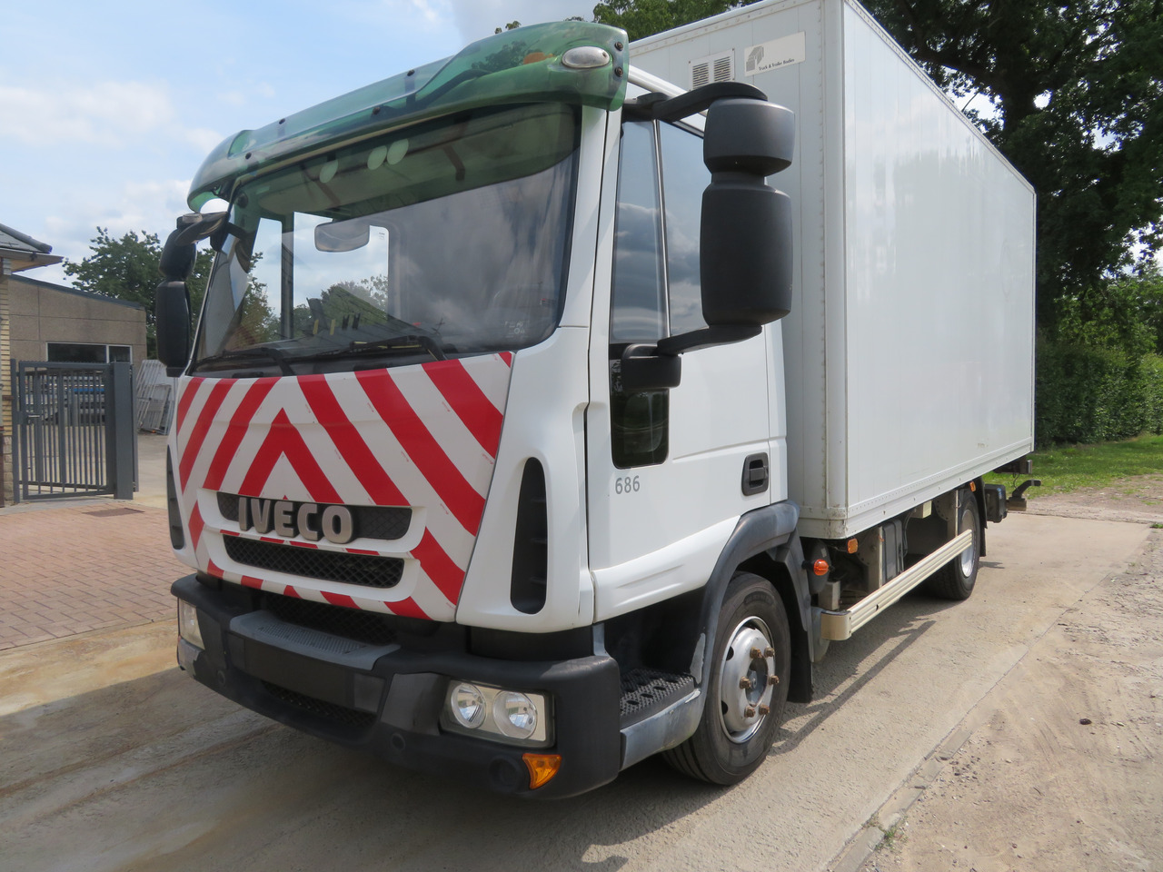 Iveco Eurocargo ML100E18 - Kapalı kasa kamyon: fotoğraf 3 Iveco Eurocargo ML100E18 - Kapalı kasa kamyon: fotoğraf 3