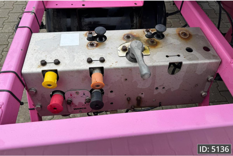 Broshuis 3UCC-39/45 Multi / 2x Extandable / 2x Lift Axle - Konteynır taşıyıcı/ Yedek karoser dorse: fotoğraf 5 Broshuis 3UCC-39/45 Multi / 2x Extandable / 2x Lift Axle - Konteynır taşıyıcı/ Yedek karoser dorse: fotoğraf 5