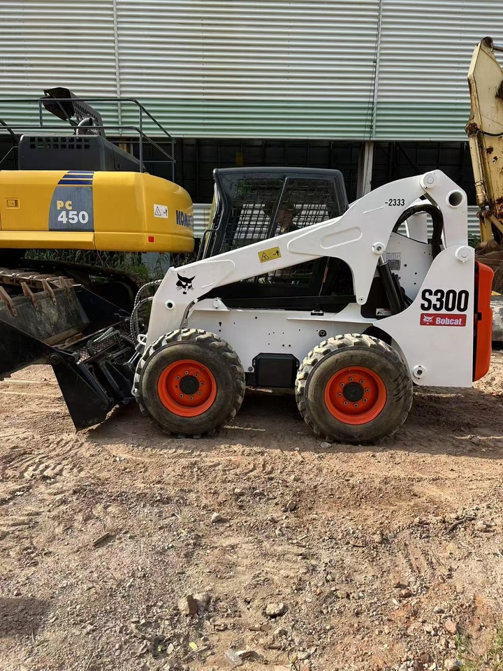 BOBCAT S300 - Mini yükleyici: fotoğraf 2 BOBCAT S300 - Mini yükleyici: fotoğraf 2