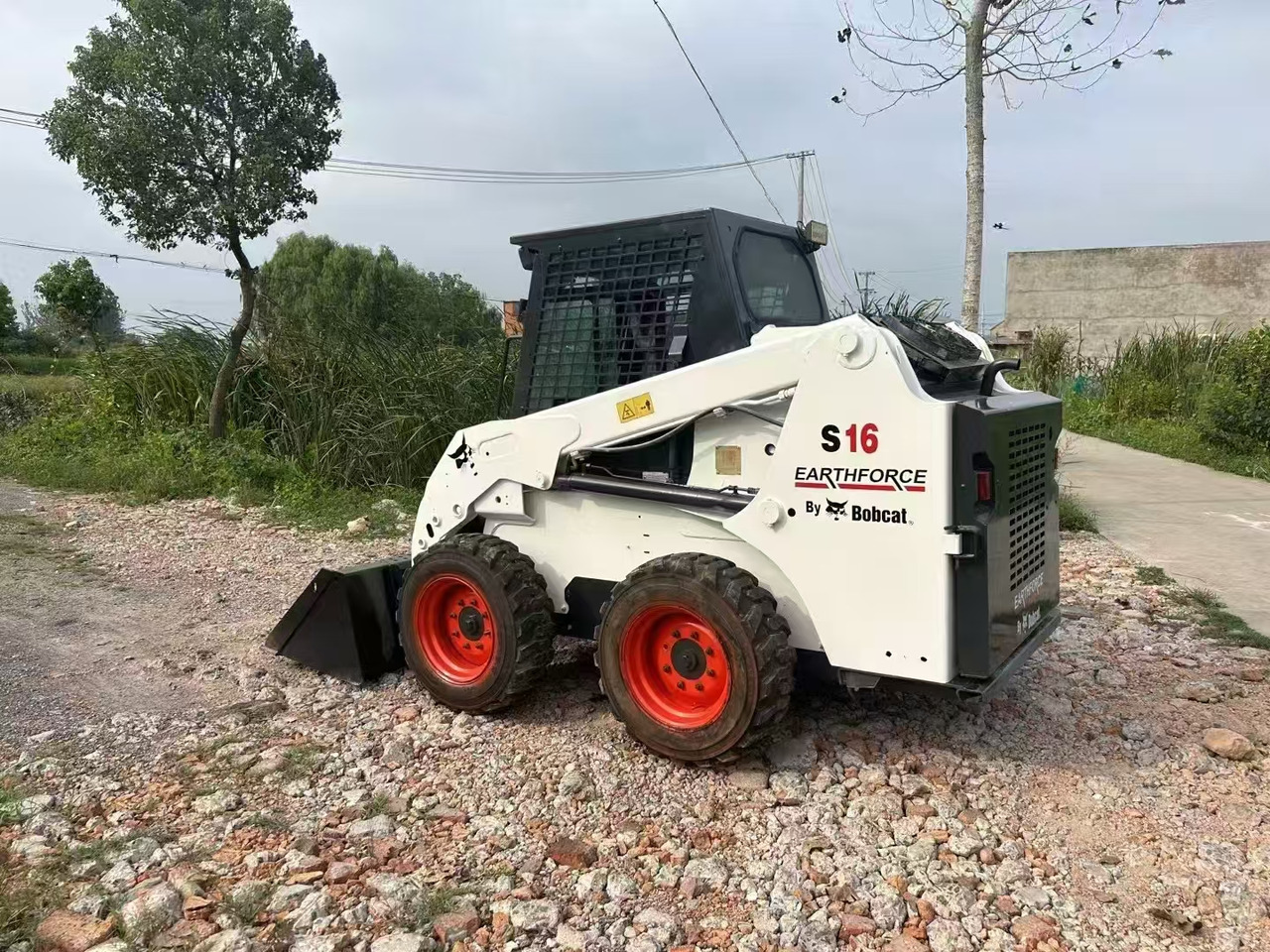 BOBCAT Skid Steer Loader S16 - Mini yükleyici: fotoğraf 4 BOBCAT Skid Steer Loader S16 - Mini yükleyici: fotoğraf 4