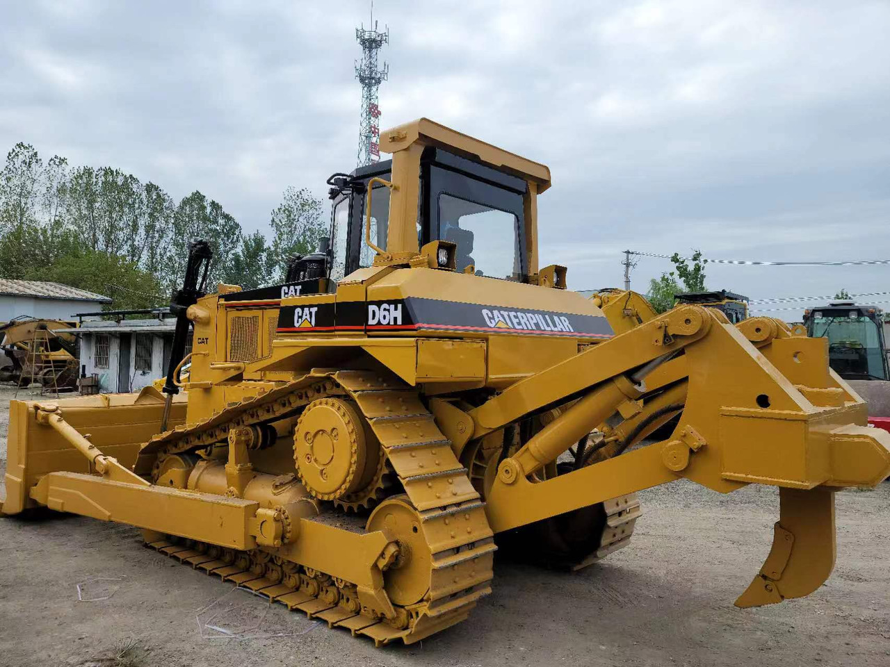 CATERPILLAR D6H - Buldozer: fotoğraf 4 CATERPILLAR D6H - Buldozer: fotoğraf 4