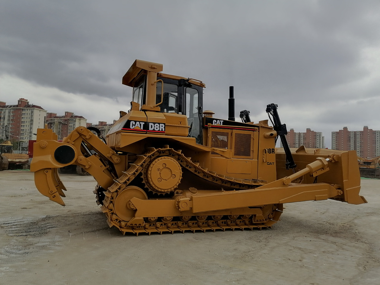 CATERPILLAR D8R Bulldozer Click for Discount - Buldozer: fotoğraf 2 CATERPILLAR D8R Bulldozer Click for Discount - Buldozer: fotoğraf 2