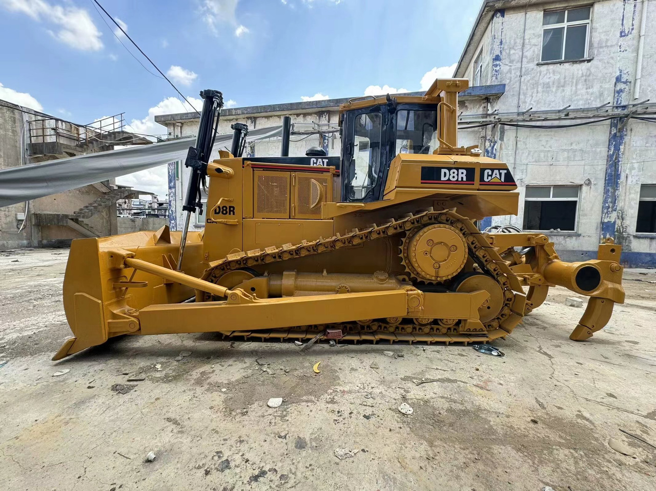 CATERPILLAR D8R Bulldozer Click for Discount - Buldozer: fotoğraf 1 CATERPILLAR D8R Bulldozer Click for Discount - Buldozer: fotoğraf 1