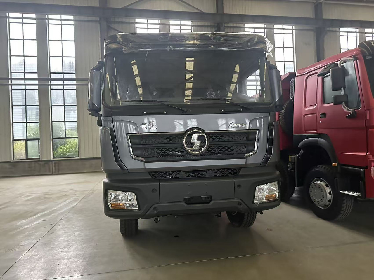 SHACMAN X3000 Dump Truck 6✖4 - Çekici: fotoğraf 1 SHACMAN X3000 Dump Truck 6✖4 - Çekici: fotoğraf 1