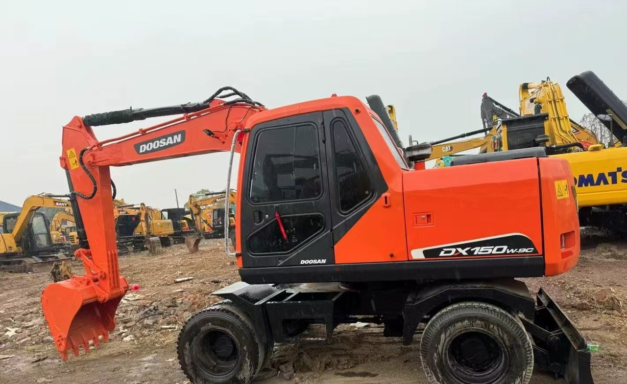 DOOSAN DX150W Wheel Excavator Good Condition - Tekerlekli ekskavatör: fotoğraf 2 DOOSAN DX150W Wheel Excavator Good Condition - Tekerlekli ekskavatör: fotoğraf 2
