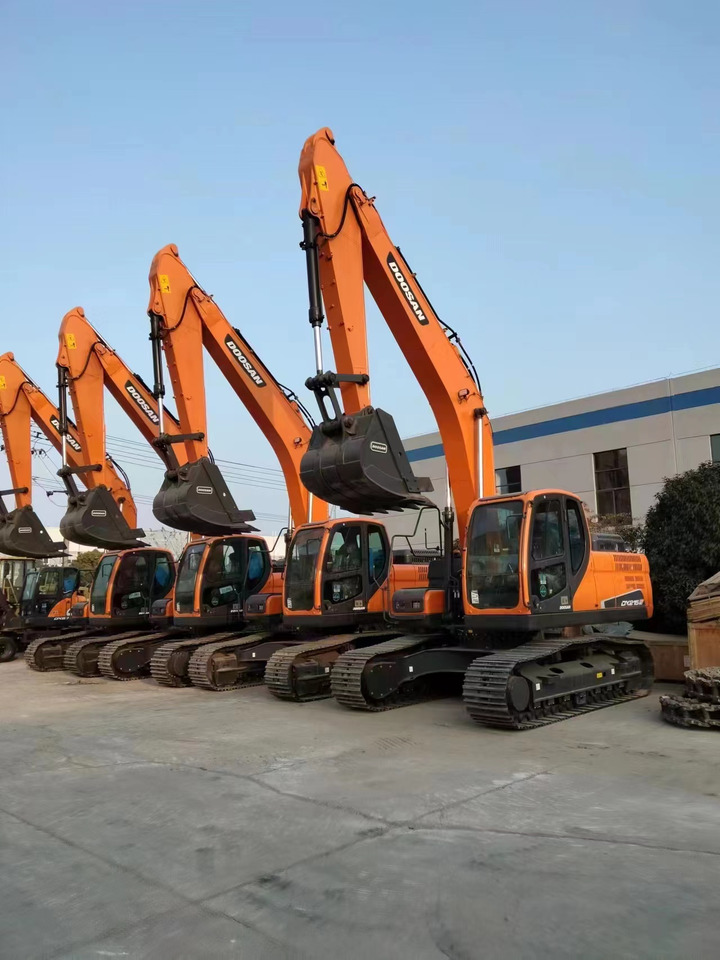 DOOSAN DX225LC-9 - Paletli ekskavatör: fotoğraf 2 DOOSAN DX225LC-9 - Paletli ekskavatör: fotoğraf 2