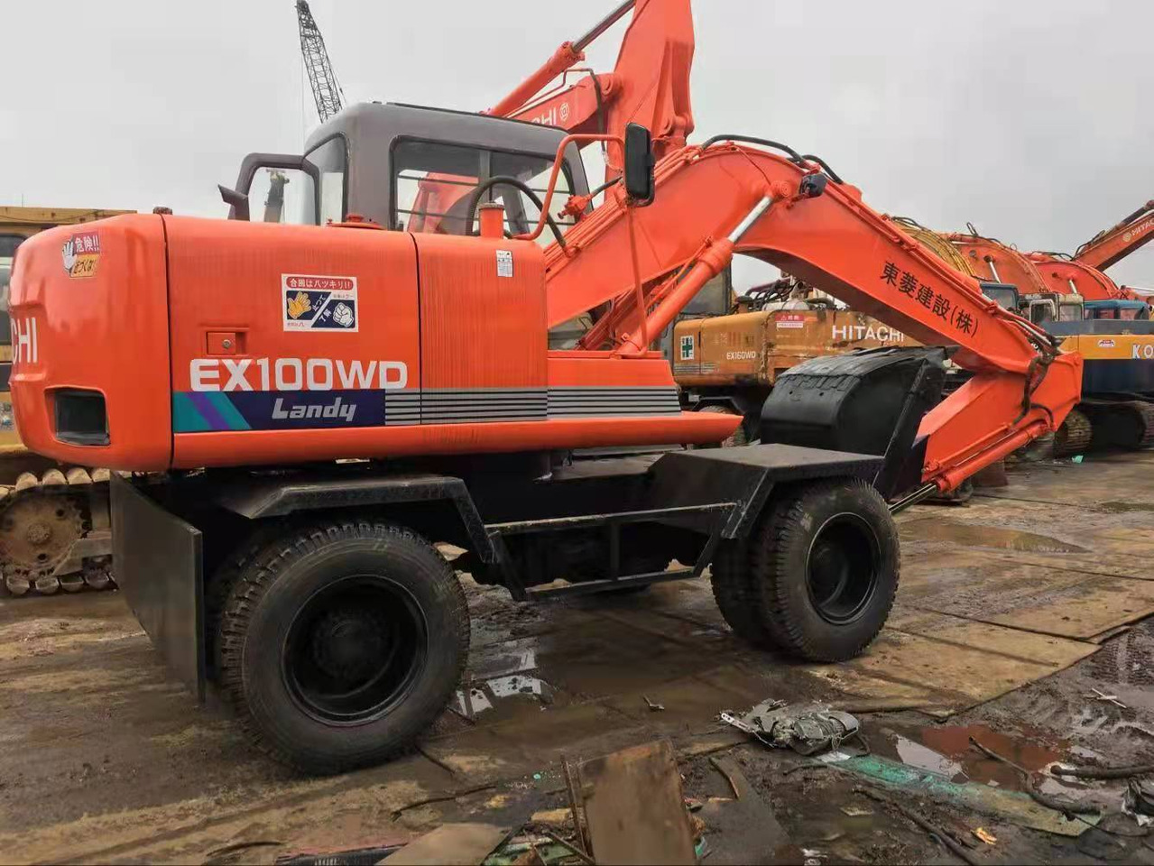 HITACHI EX100WD - Paletli ekskavatör: fotoğraf 1 HITACHI EX100WD - Paletli ekskavatör: fotoğraf 1
