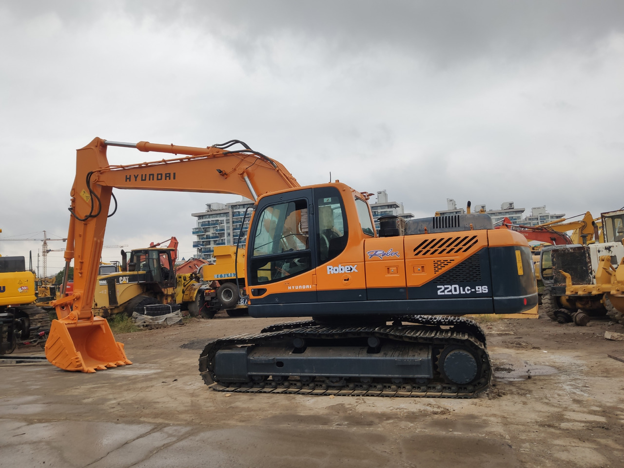 HYUNDAI Crawler Excavator R220-9S Click Here for Discount - Paletli ekskavatör: fotoğraf 1 HYUNDAI Crawler Excavator R220-9S Click Here for Discount - Paletli ekskavatör: fotoğraf 1
