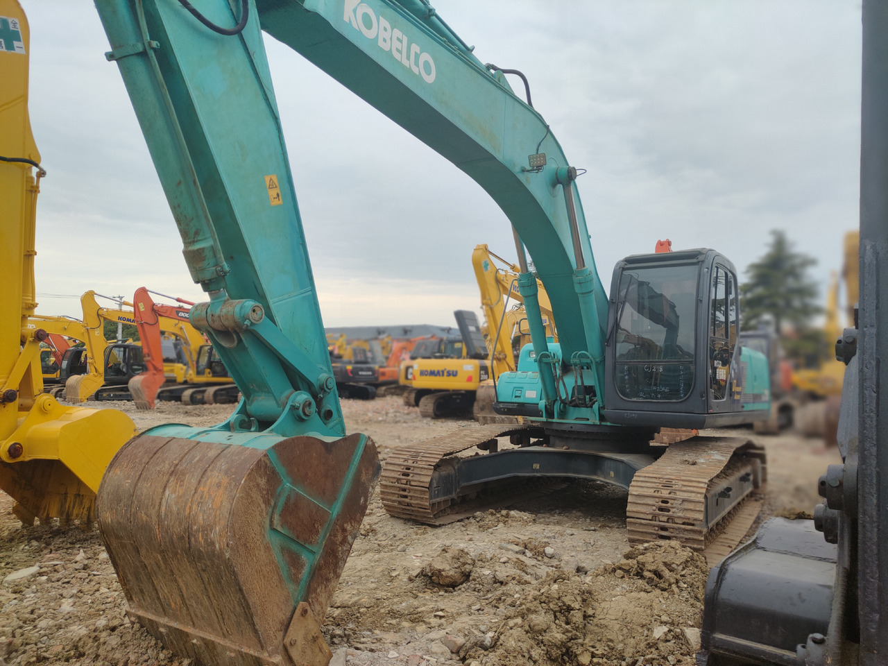 KOBELCO SK250 - İş makinaları: fotoğraf 2 KOBELCO SK250 - İş makinaları: fotoğraf 2
