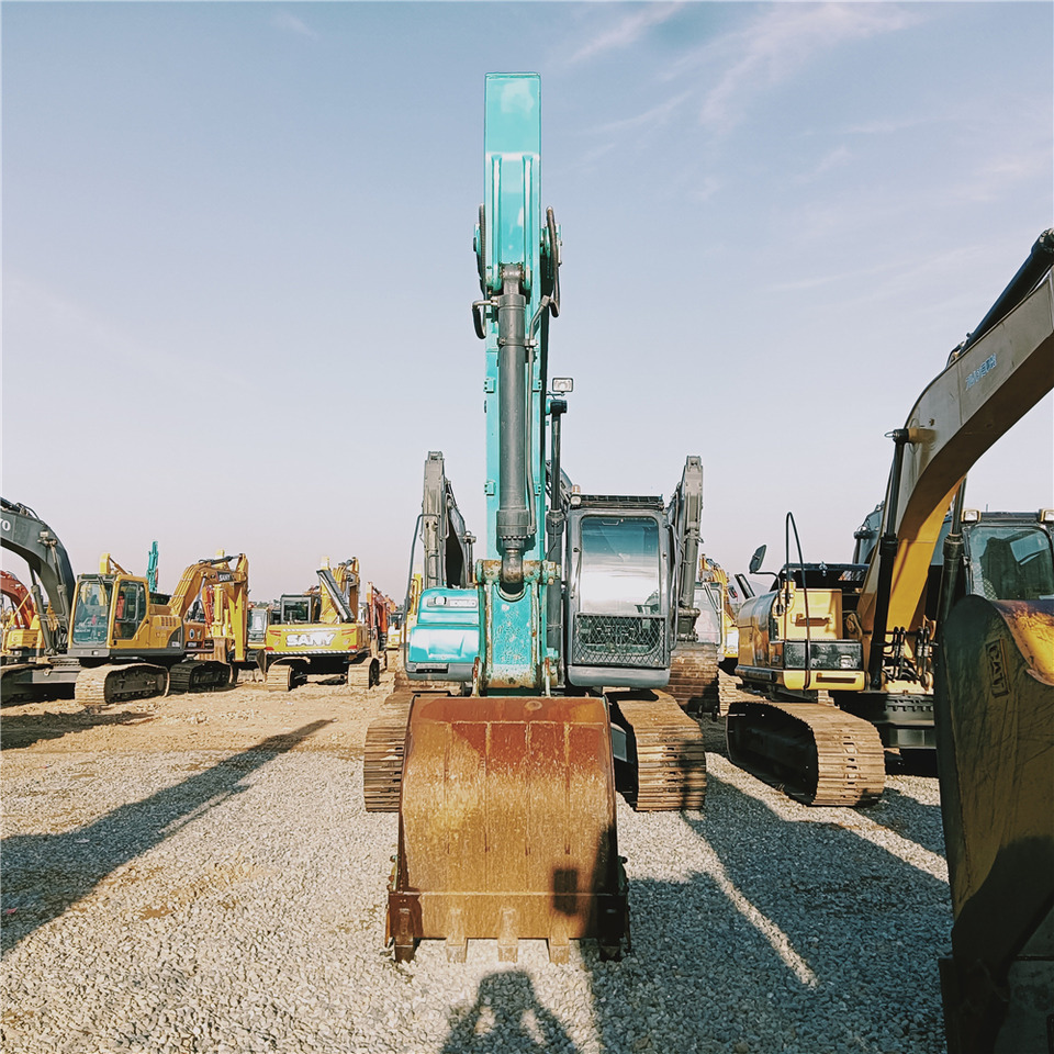 KOBELCO SK210 - Paletli ekskavatör: fotoğraf 4 KOBELCO SK210 - Paletli ekskavatör: fotoğraf 4