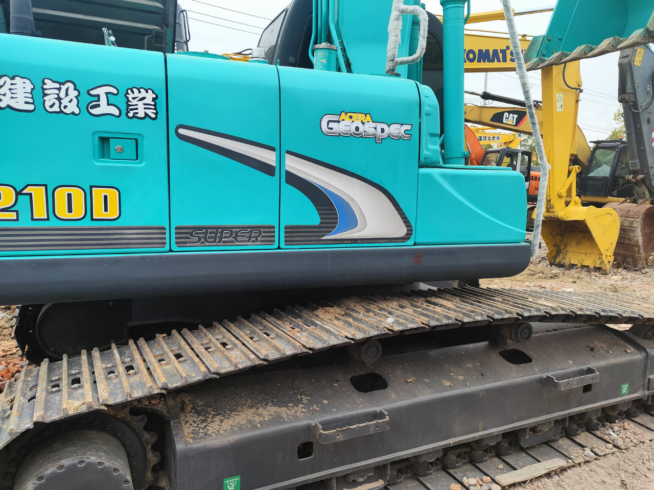 KOBELCO SK210D - Paletli ekskavatör: fotoğraf 4 KOBELCO SK210D - Paletli ekskavatör: fotoğraf 4