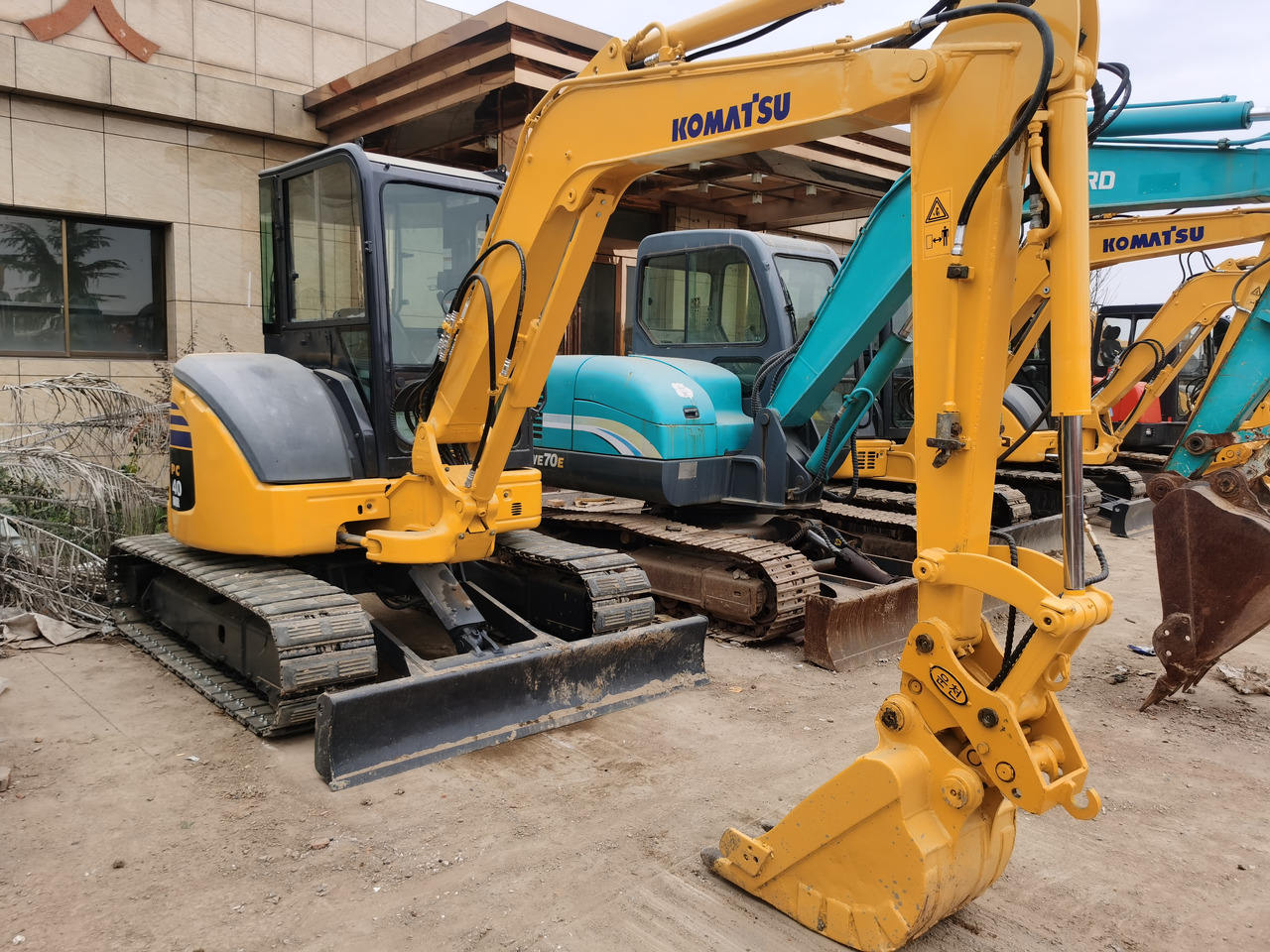 Komatsu Mini Excavator Pc40MR - Mini ekskavatör: fotoğraf 1 Komatsu Mini Excavator Pc40MR - Mini ekskavatör: fotoğraf 1