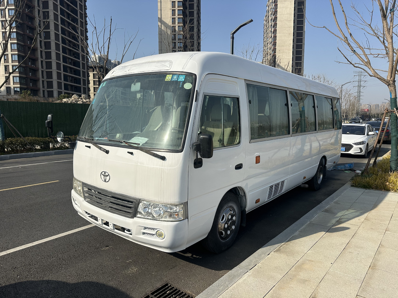 TOYOTA Mini Coach White Low Mileage - Turistik otobüs: fotoğraf 3 TOYOTA Mini Coach White Low Mileage - Turistik otobüs: fotoğraf 3