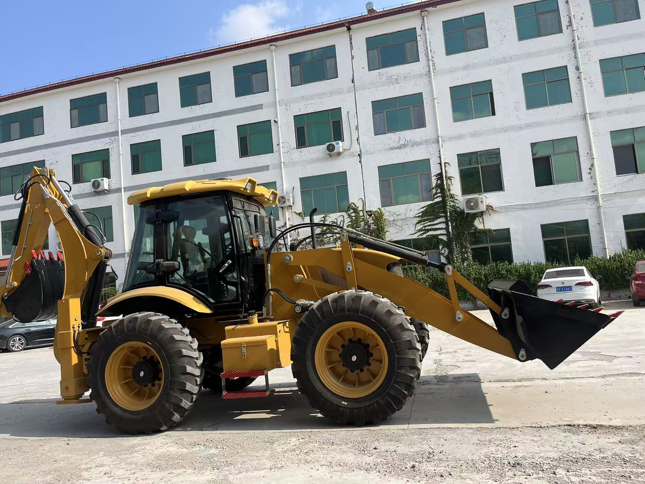 XCMG Backhoe Loader Click for Discount - Iş makinesi: fotoğraf 5 XCMG Backhoe Loader Click for Discount - Iş makinesi: fotoğraf 5