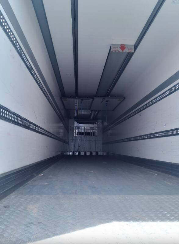 Semi-remorque 3 Essieux FRIGO 38 TONNES HAYON CAISSE CHEREAU GROUPE CARRIER VECTOR HE 19 MT - Frigorifik dorse: fotoğraf 4 Semi-remorque 3 Essieux FRIGO 38 TONNES HAYON CAISSE CHEREAU GROUPE CARRIER VECTOR HE 19 MT - Frigorifik dorse: fotoğraf 4