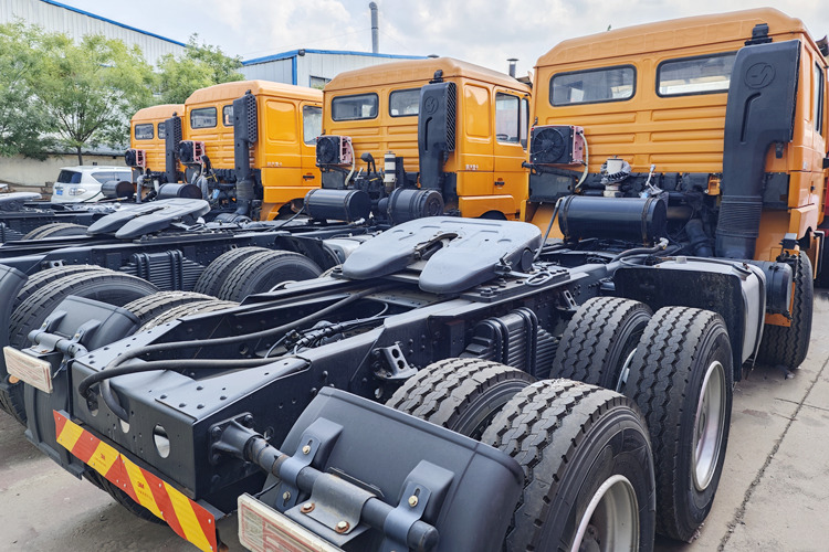SHACMAN Used Shacman Truck Tractor for Sale in Jamaica - Çekici: fotoğraf 4 SHACMAN Used Shacman Truck Tractor for Sale in Jamaica - Çekici: fotoğraf 4