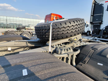 SINOTRUK 6x4 Howo Trucks for Sale in Nigeria - Çekici: fotoğraf 5 SINOTRUK 6x4 Howo Trucks for Sale in Nigeria - Çekici: fotoğraf 5