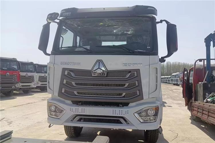 SINOTRUK Hohan NX Truck Price 371 hp 10 Wheeler for Sale In Tanzania - Çekici: fotoğraf 4 SINOTRUK Hohan NX Truck Price 371 hp 10 Wheeler for Sale In Tanzania - Çekici: fotoğraf 4