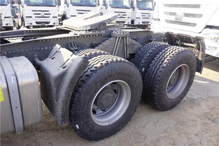 SINOTRUK Howo Truck Head Price 400HP for Sale In Guinea - Çekici: fotoğraf 4 SINOTRUK Howo Truck Head Price 400HP for Sale In Guinea - Çekici: fotoğraf 4