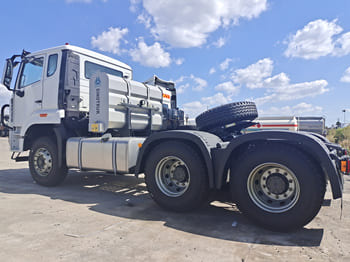 SINOTRUK Sinotruck for sale for Sale in Malawi - Çekici: fotoğraf 3 SINOTRUK Sinotruck for sale for Sale in Malawi - Çekici: fotoğraf 3