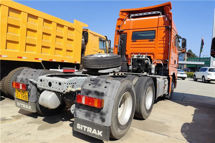 Sinotruk Used Sitrak Tractor Truck 6x4 for Sale In Uganda - Çekici: fotoğraf 2 Sinotruk Used Sitrak Tractor Truck 6x4 for Sale In Uganda - Çekici: fotoğraf 2