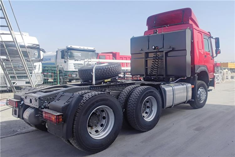 Sinotruk Howo 380hp 6x4 truck tractor for sale in Congo - Çekici: fotoğraf 2 Sinotruk Howo 380hp 6x4 truck tractor for sale in Congo - Çekici: fotoğraf 2