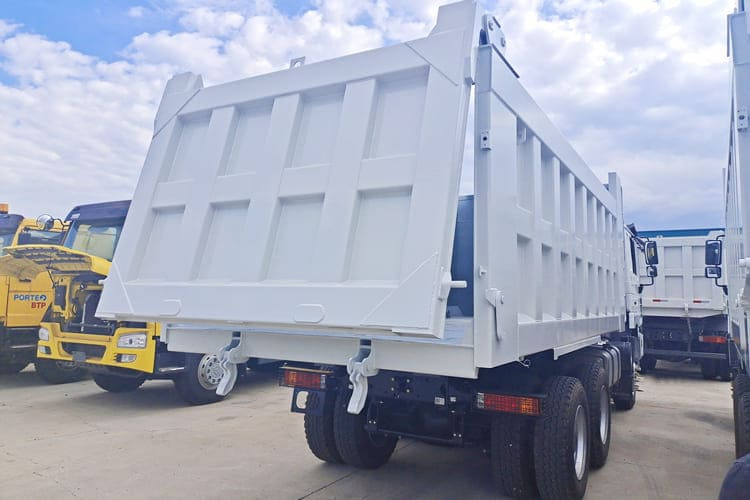 SHACMAN Shacman Trucks for Sale in Ghana - Damperli kamyon: fotoğraf 4 SHACMAN Shacman Trucks for Sale in Ghana - Damperli kamyon: fotoğraf 4