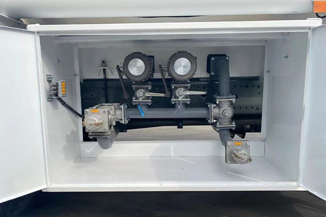 SINOTRUK Howo Stainless Steel Fuel Tanks for Trucks for Sale in Paraguay - Tanker kamyon: fotoğraf 4 SINOTRUK Howo Stainless Steel Fuel Tanks for Trucks for Sale in Paraguay - Tanker kamyon: fotoğraf 4