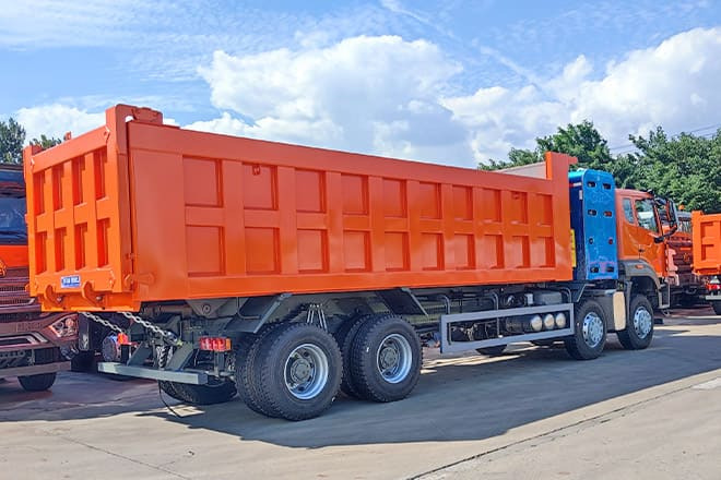 SINOTRUK Sinotruk Howo 8x4 Tipper Trucks for Sale in Ghana - Damperli kamyon: fotoğraf 2 SINOTRUK Sinotruk Howo 8x4 Tipper Trucks for Sale in Ghana - Damperli kamyon: fotoğraf 2