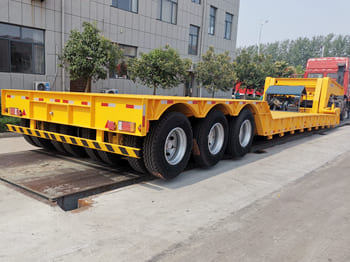 TITAN 3 line 6 axle Rgn Trailer for Sale in Saudi Arabia - Alçak çerçeveli platform dorse: fotoğraf 1 TITAN 3 line 6 axle Rgn Trailer for Sale in Saudi Arabia - Alçak çerçeveli platform dorse: fotoğraf 1