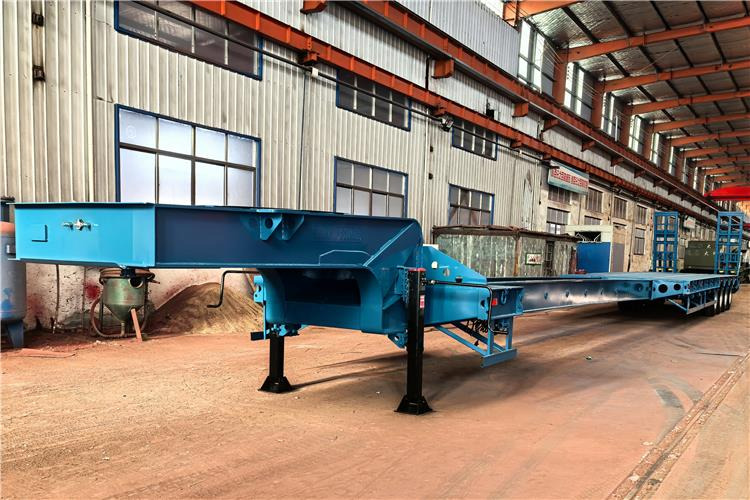 TITAN 4 Axle Extendable Low Bed Trailer for Sale In Nigeria - Alçak çerçeveli platform dorse: fotoğraf 1 TITAN 4 Axle Extendable Low Bed Trailer for Sale In Nigeria - Alçak çerçeveli platform dorse: fotoğraf 1
