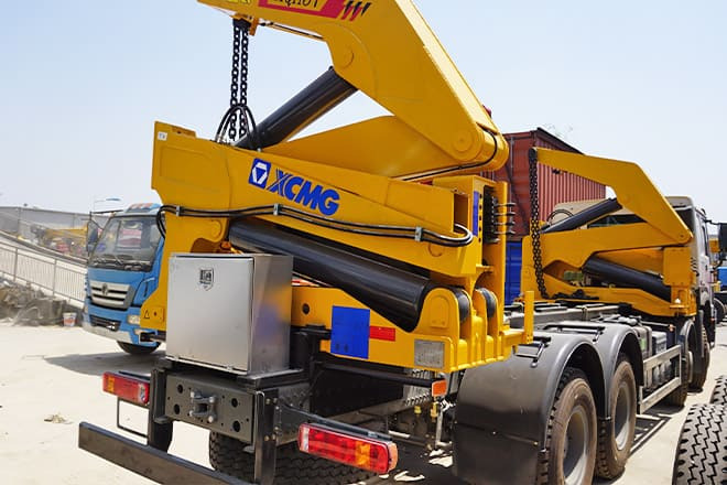 XCMG 20Ft Container Side Lift Truck for Sale in Guyana - Konteynır taşıyıcı/ Yedek karoser kamyon: fotoğraf 2 XCMG 20Ft Container Side Lift Truck for Sale in Guyana - Konteynır taşıyıcı/ Yedek karoser kamyon: fotoğraf 2