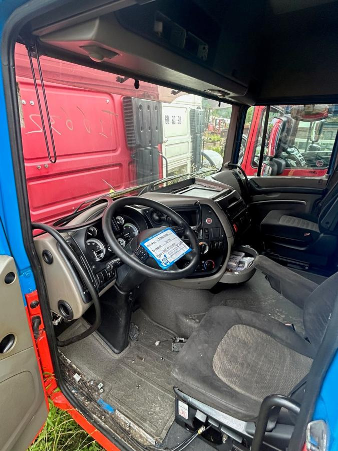 DAF DAF XF105-410 Bleue - Kabin - Kamyon: fotoğraf 3 DAF DAF XF105-410 Bleue - Kabin - Kamyon: fotoğraf 3