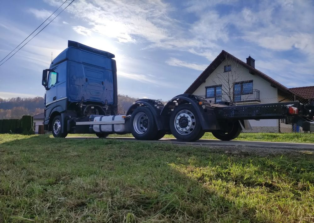 Mercedes-Benz ACTROS 2642 low deck ramo do zabudowy - Şasi kamyon: fotoğraf 3 Mercedes-Benz ACTROS 2642 low deck ramo do zabudowy - Şasi kamyon: fotoğraf 3